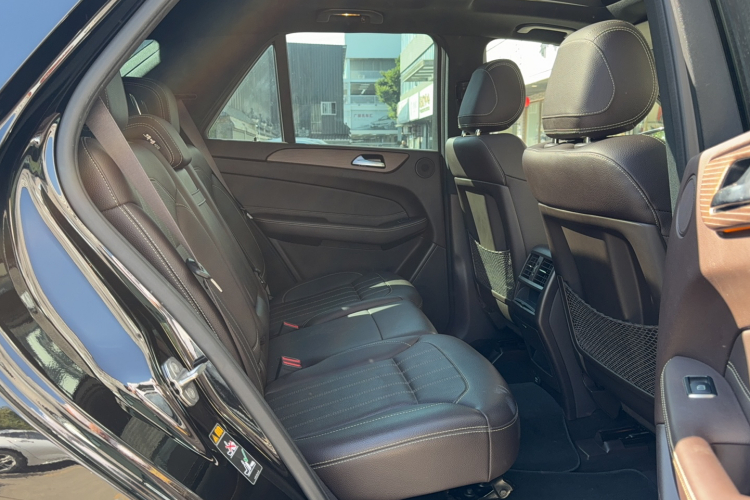 奔驰GLE 2018款 GLE 320 4MATIC 动感型臻藏版中控内饰7006