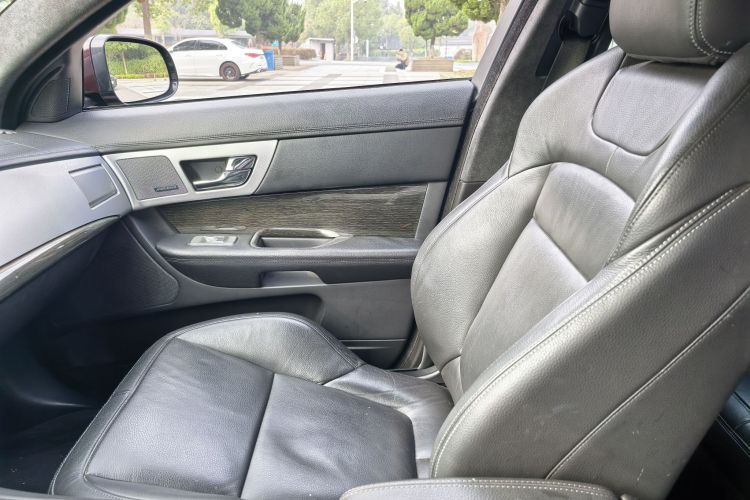 捷豹XF 2015款 XF 3.0 SC R-Sport 豪华版中控内饰7007