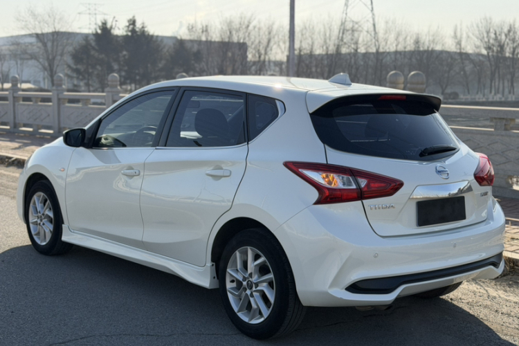 日产 骐达TIIDA 2021款 1.6L CVT酷动版车身外观6005