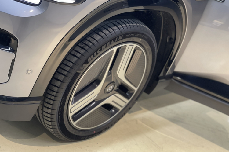 长安启源E07 2025款 纯电 四驱 90kWh Ultra高性能版车身外观6008