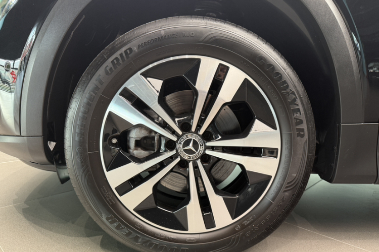 奔驰GLB 2024款 改款 GLB 200 动感型车身外观6006