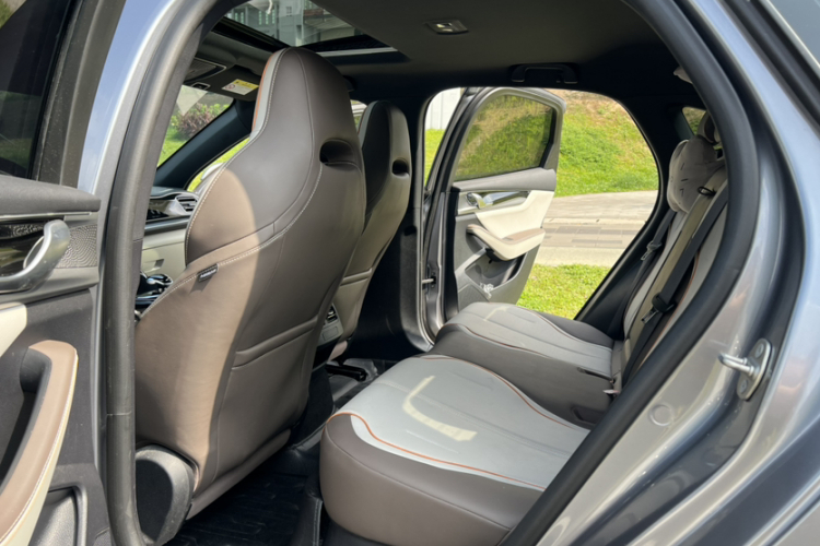 比亚迪 秦PLUS 2023款 冠军版 DM-i 55KM超越型中控内饰7004