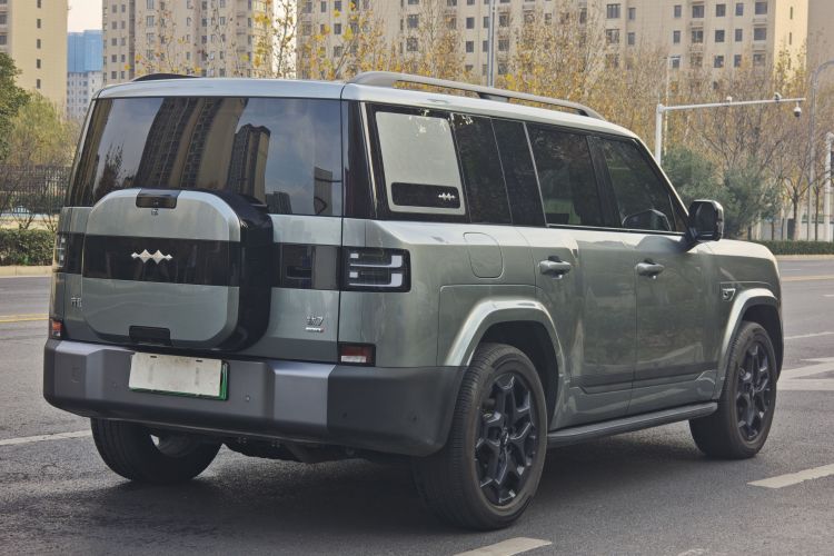 方程豹 钛7 2025款 190KM四驱Ultra版车身外观6005