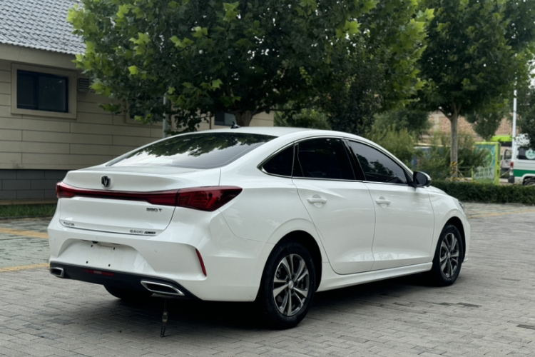 长安 逸动 2023款 畅享版 PLUS 蓝鲸NE 1.4T GDI DCT尊贵版车身外观6002