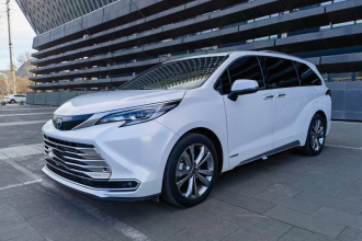 丰田 赛那SIENNA 2021款 2.5L混动 铂金版