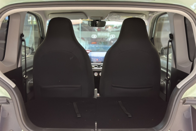 五菱汽车 宏光MINIEV 2024款 第三代 215km 进阶版中控内饰7001