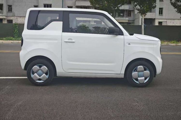 吉利银河 2024款 熊猫mini 200km 耐力熊车身外观6003