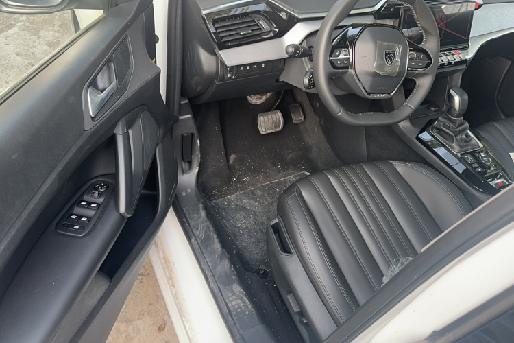 标致408 2022款 1.6T 追光版中控内饰7002