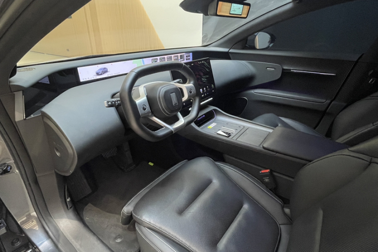 阿维塔12 2025款 Ultra增程版中控内饰7015