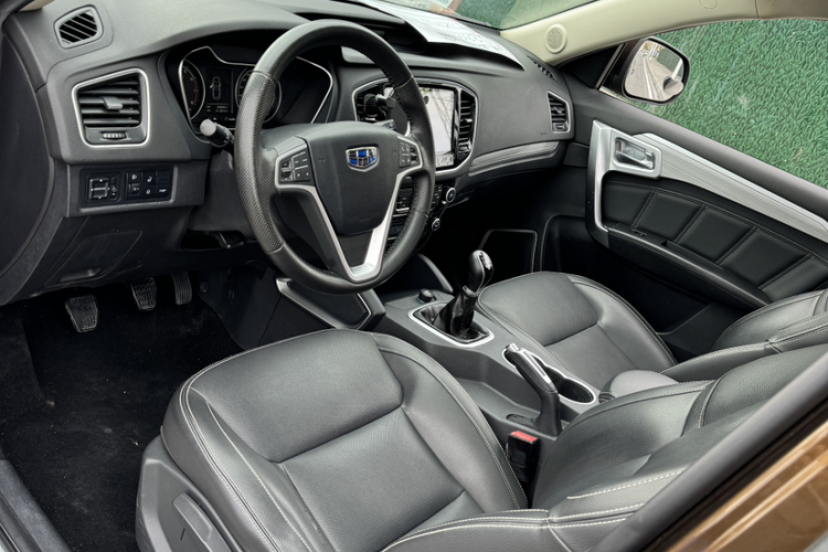 吉利汽车 远景X6 2016款 1.8L 手动豪华型中控内饰7004