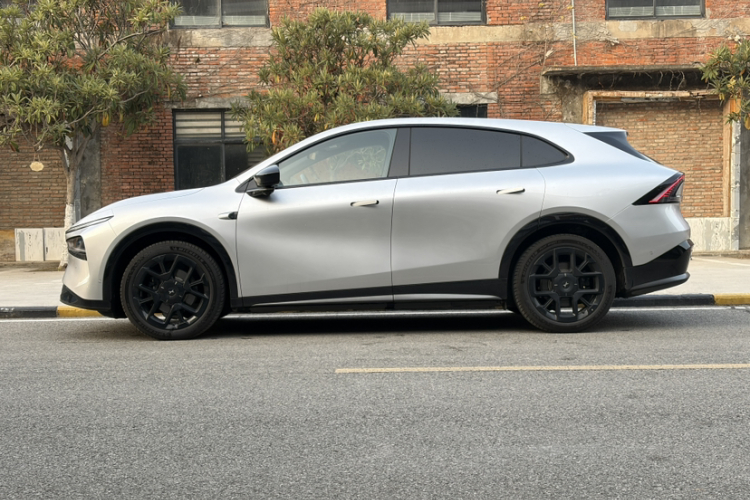 小鹏G7 2025款 702 超长续航 Max车身外观6005