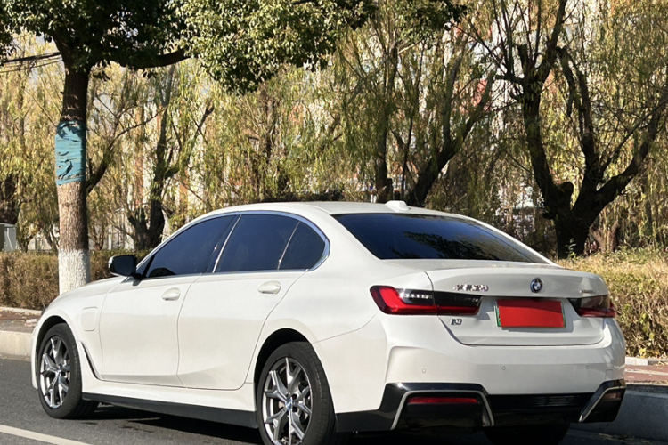 宝马i3 2023款 eDrive 40 L 曜夜套装车身外观6005