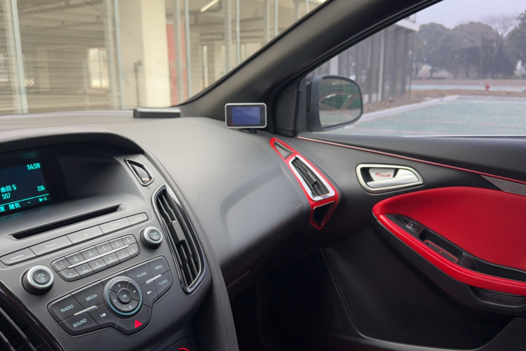 福特 福克斯 2015款 两厢 1.6L 自动舒适型中控内饰7006