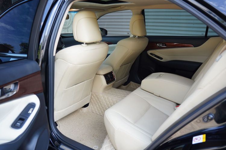 丰田 皇冠 2015款 2.0T 时尚版中控内饰7006