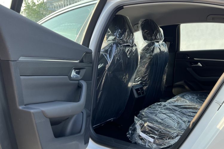 标致508 2022款 改款 508L 360THP PureTech 先锋版中控内饰7003