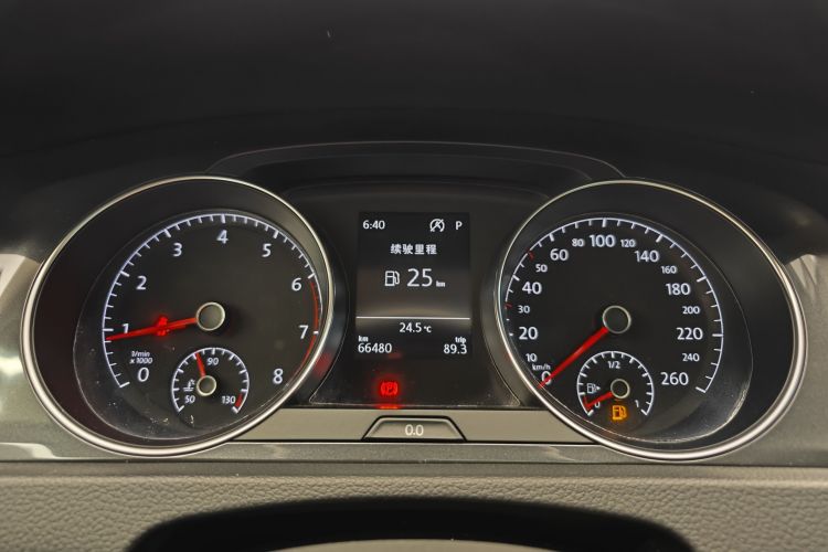 大众 高尔夫 2018款  230TSI 自动豪华型中控内饰15
