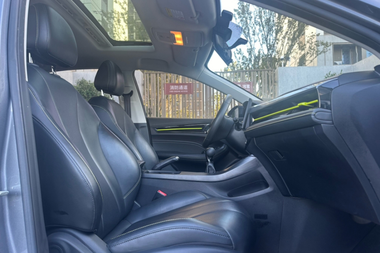 荣威i5 2021款 1.5L 手动钻石版局部细节41