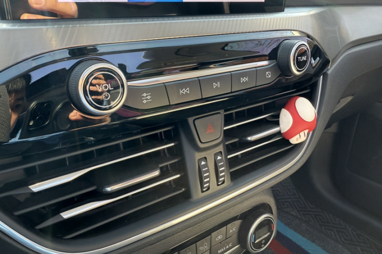 福特 福克斯 2020款 两厢 EcoBoost 180 自动锋潮型中控内饰7008