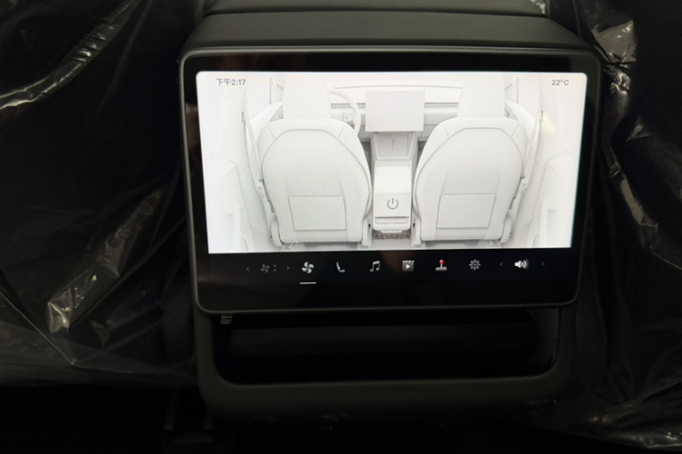 特斯拉 Model Y 2025款 改款 长续航全轮驱动版中控内饰7013