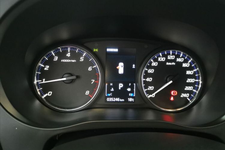 三菱 欧蓝德 2019款 2.4L 四驱致享版 5座 国VI中控内饰15