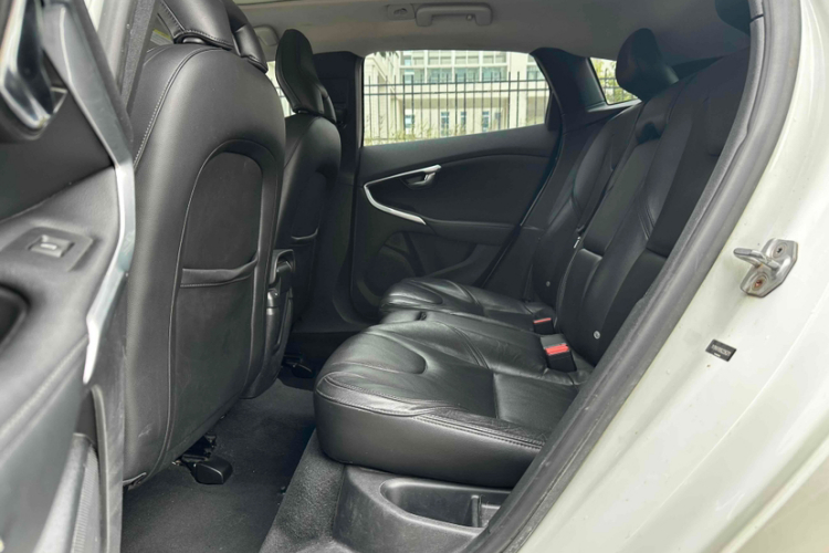 沃尔沃V40 2016款 T4 智雅版中控内饰7003