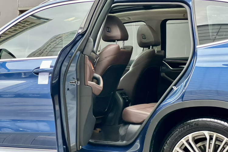 宝马X3 2018款 xDrive28i 豪华套装 国VI中控内饰7002