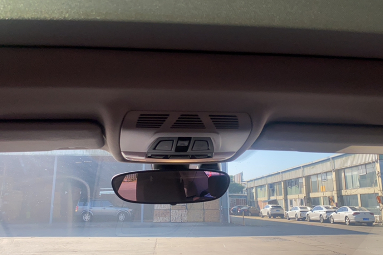 宝马1系 2020款 125i 领先型M运动套装局部细节22