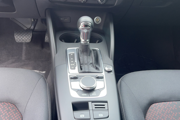 奥迪A3 2019款 Limousine 35 TFSI 进取型 国VI中控内饰7003