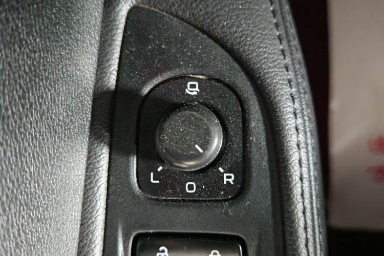 吉利汽车 远景 2020款 1.5L CVT尊贵型局部细节9001