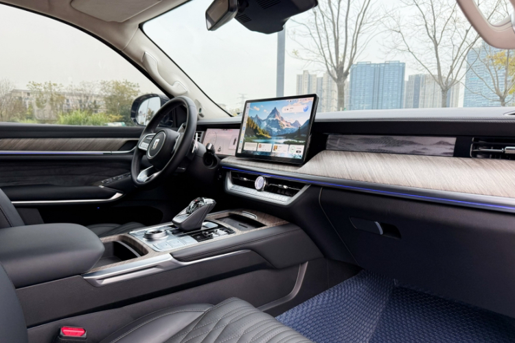 坦克500 2022款 3.0T 运动版 造境型 5座中控内饰7007