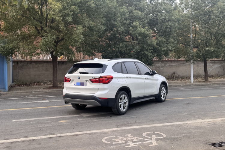 宝马X1 2016款 sDrive18Li 尊享型车身外观6002