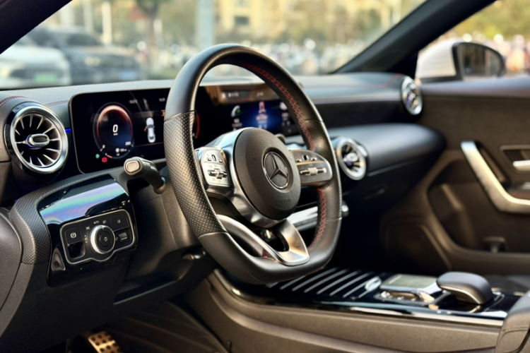 奔驰CLA 2020款 CLA 200中控内饰7009