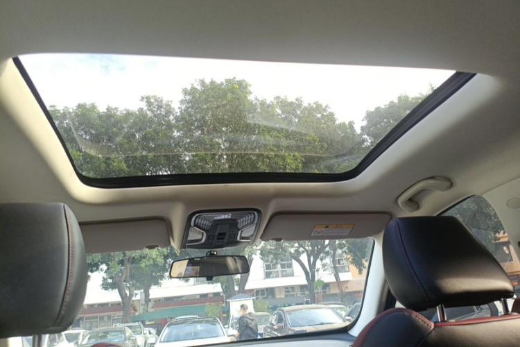 长安CS85 COUPE 2023款 1.5T DCT尊贵型中控内饰7008