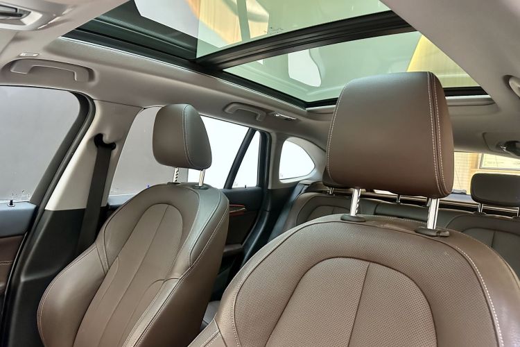 宝马X1 2019款 sDrive18Li 尊享型中控内饰7014