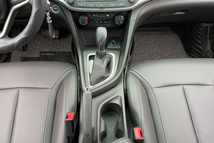 别克 英朗 2021款 改款 典范 1.5L 自动精英型局部细节18