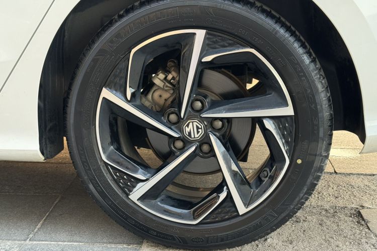 名爵 MG5 2021款 300TGI DCT青奢豪享版车身外观6008