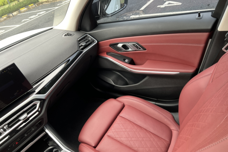 宝马i3 2024款 eDrive 40 L 曜夜套装中控内饰7001