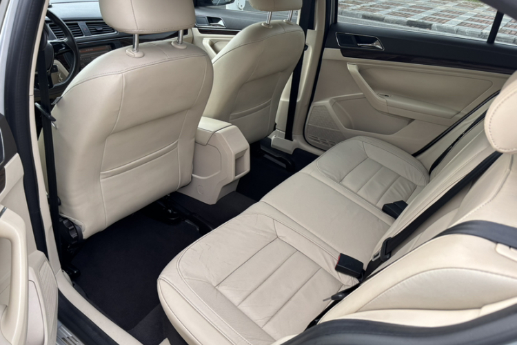 大众 朗逸 2015款 230TSI DSG舒适版中控内饰7003