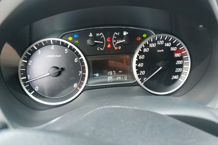 日产 轩逸 2022款 经典 1.6XE CVT舒适版中控内饰15