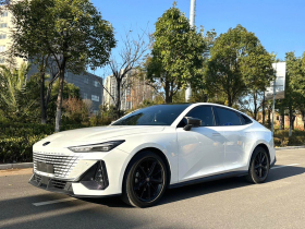 长安UNI-V 2022款 1.5T 尊贵型