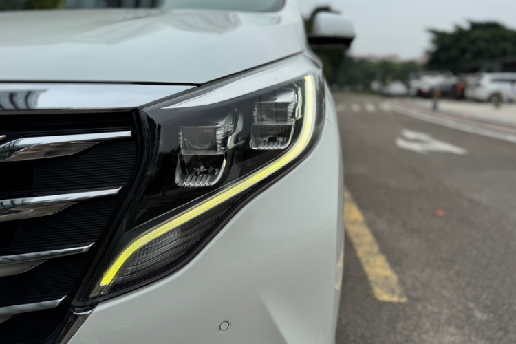 广汽传祺 传祺M8 2018款 320T 旗舰版车身外观6010