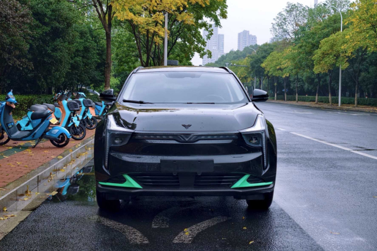 哪吒汽车 2023款 哪吒U-Ⅱ 挑战版 500 磷酸铁锂车身外观6003