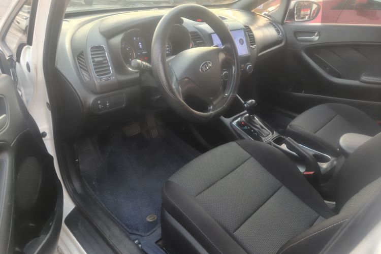 起亚K3 2017款  1.6L 自动15周年特别版GLS中控内饰7001