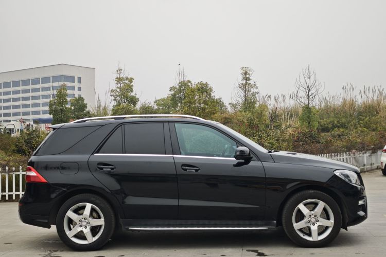 奔驰M级 2012款 ML 350 豪华型车身外观6003
