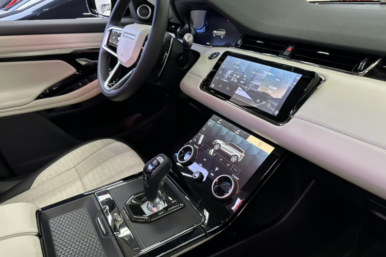 路虎 揽胜极光 2021款 极光L 249PS R-Dynamic First edition 首发版中控内饰7014