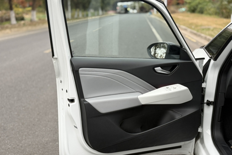 大众ID.3 2025款 聪明款 极智版中控内饰7002