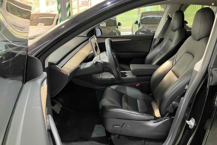 特斯拉 Model Y 2022款 后轮驱动版中控内饰7002