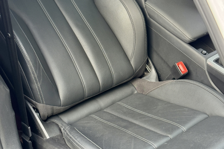 奥迪A4L 2020款 40 TFSI 豪华动感型局部细节9006