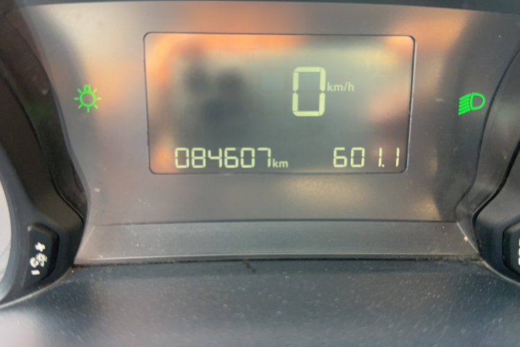 标致308 2016款 1.6L 手动时尚版中控内饰15