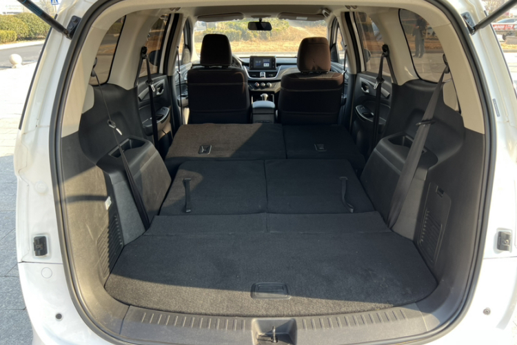 宝骏730 2019款 1.5T CVT时尚型 7座 国VI局部细节23